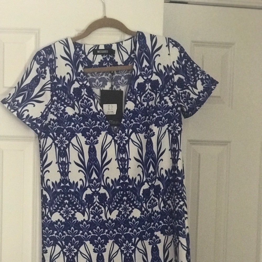 Misguided blue floral shift dress with tags